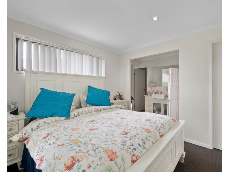 16 Dorothy Place, Mirani QLD 4754