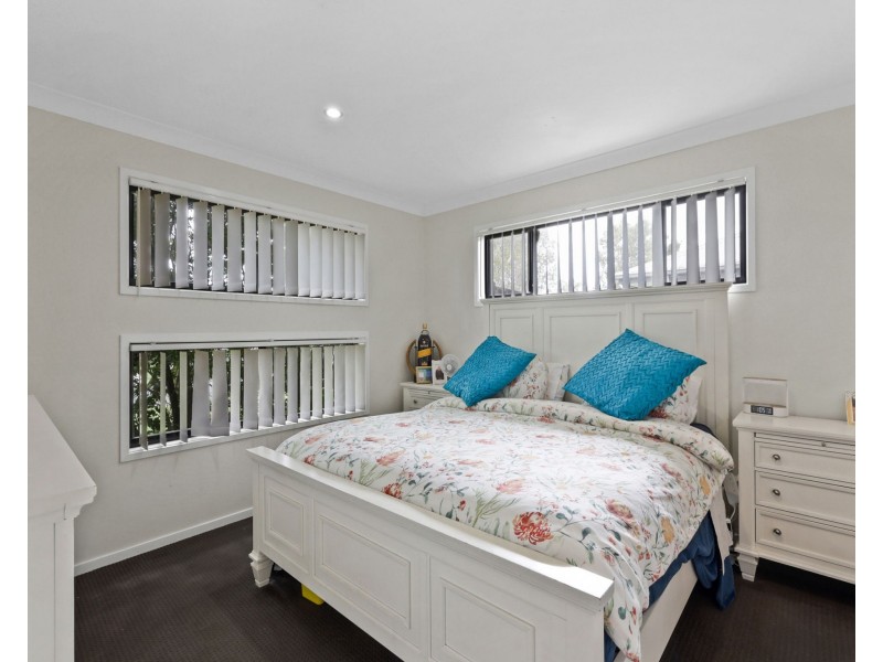 16 Dorothy Place, Mirani QLD 4754