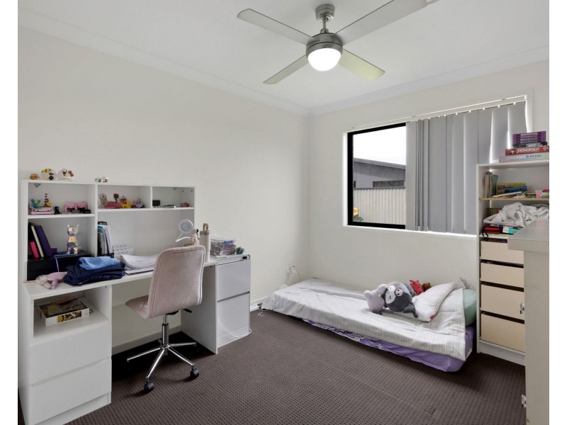 16 Dorothy Place, Mirani QLD 4754