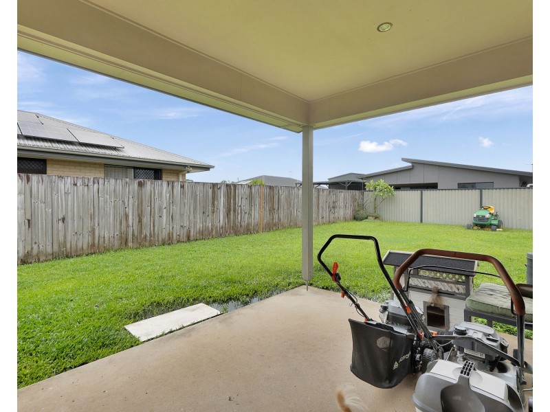 16 Dorothy Place, Mirani QLD 4754