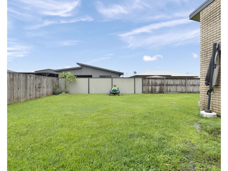 16 Dorothy Place, Mirani QLD 4754
