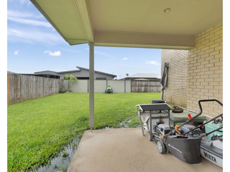 16 Dorothy Place, Mirani QLD 4754