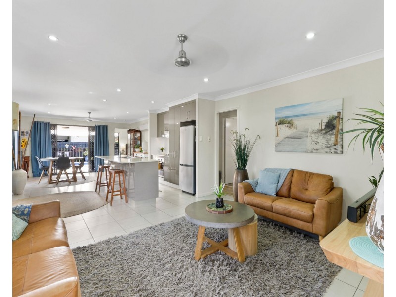 4-6 Corella Way, Blacks Beach QLD 4740