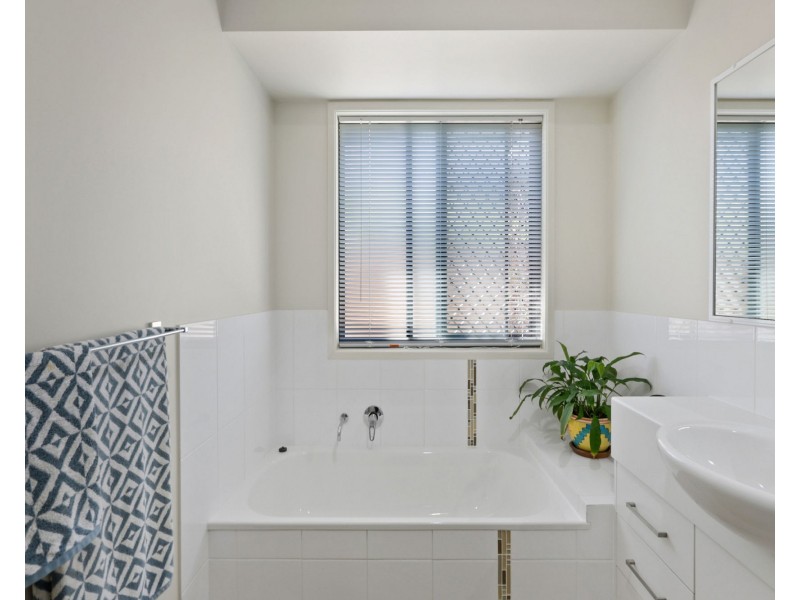 4-6 Corella Way, Blacks Beach QLD 4740