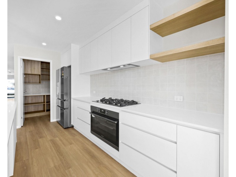 61 Regal Circuit, Beaconsfield QLD 4740