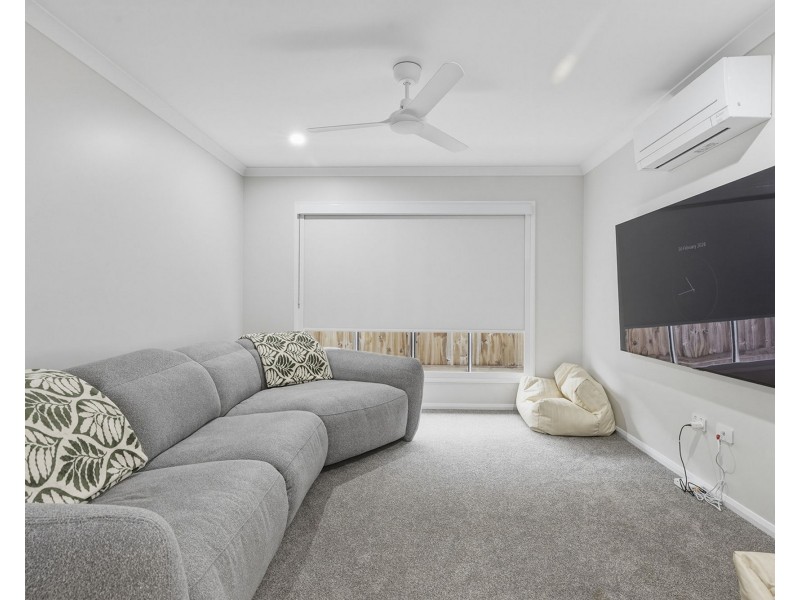 61 Regal Circuit, Beaconsfield QLD 4740