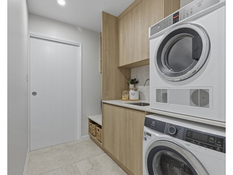 61 Regal Circuit, Beaconsfield QLD 4740