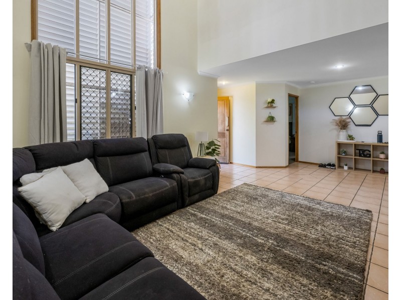 16 Nadina Street, Beaconsfield QLD 4740