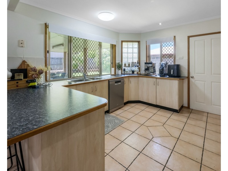 16 Nadina Street, Beaconsfield QLD 4740