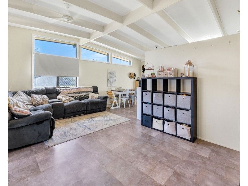 26 Downing street, Ooralea QLD 4740