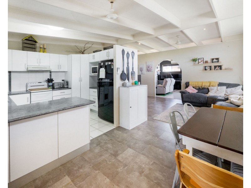 26 Downing street, Ooralea QLD 4740