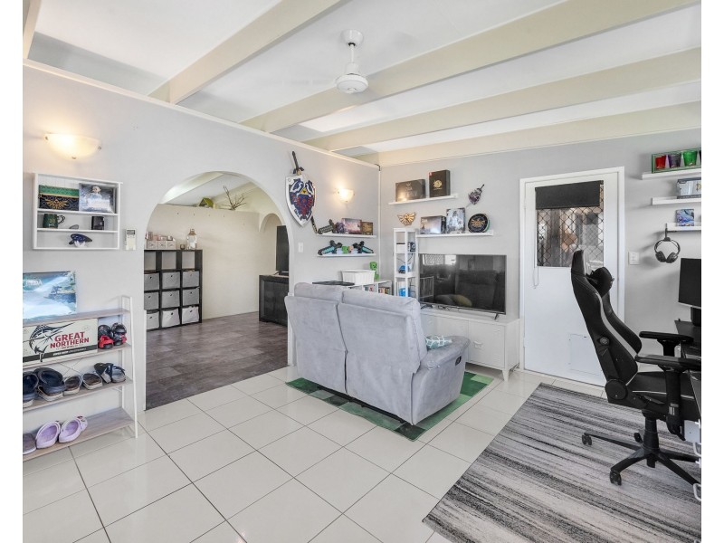 26 Downing street, Ooralea QLD 4740