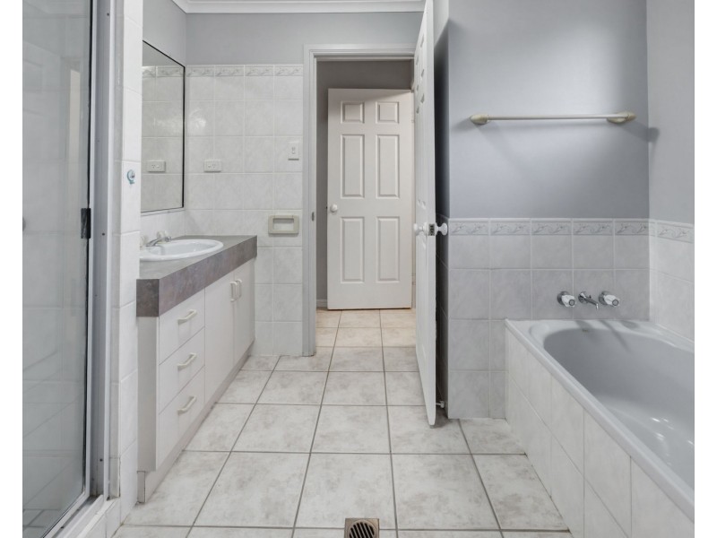 5 Shield Court, South Mackay QLD 4740