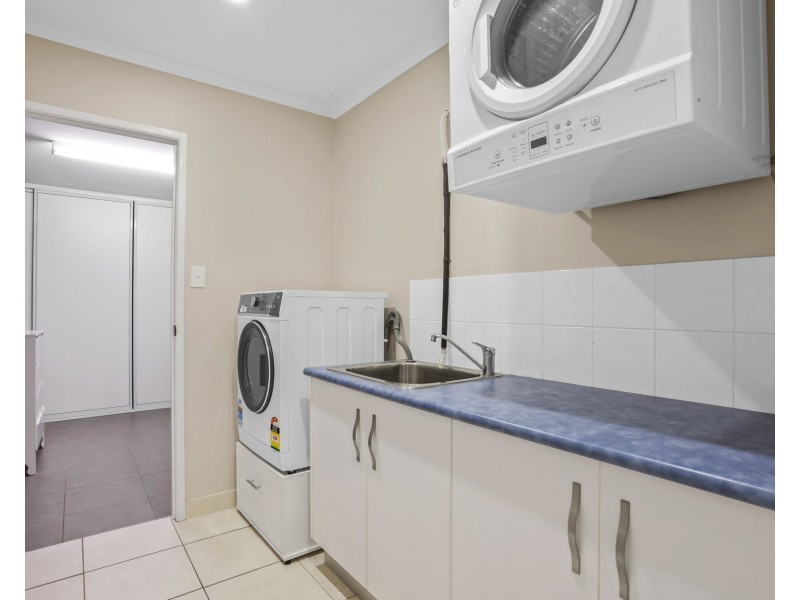 33 Dustwill Street, Eimeo QLD 4740