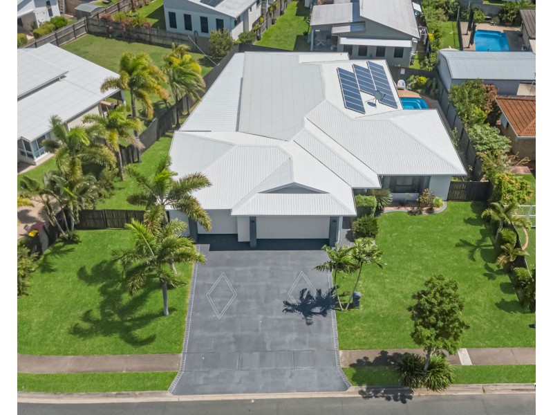 11 Royal Boulevard, Glenella QLD 4740