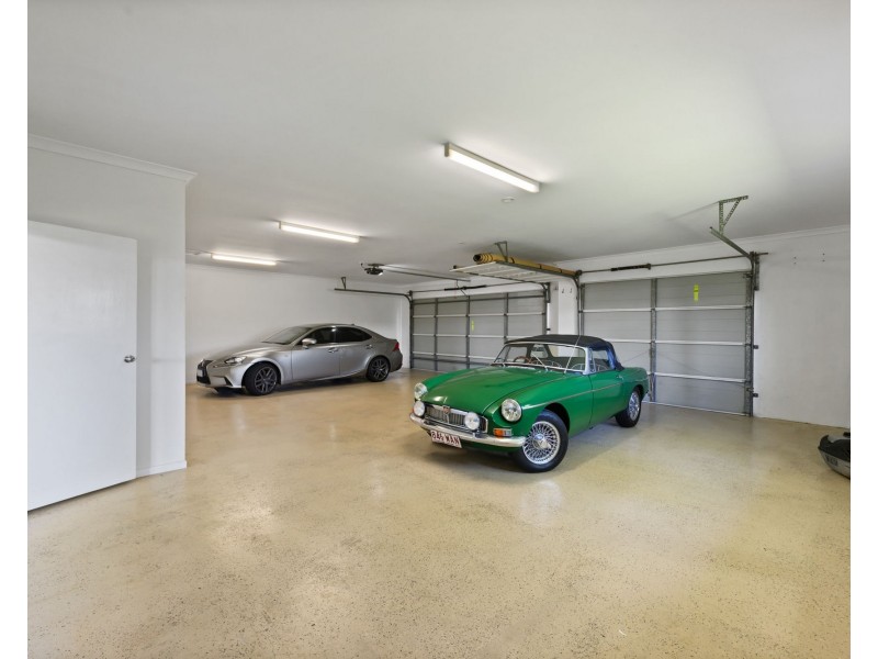 11 Royal Boulevard, Glenella QLD 4740