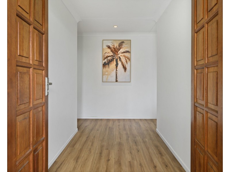 11 Royal Boulevard, Glenella QLD 4740