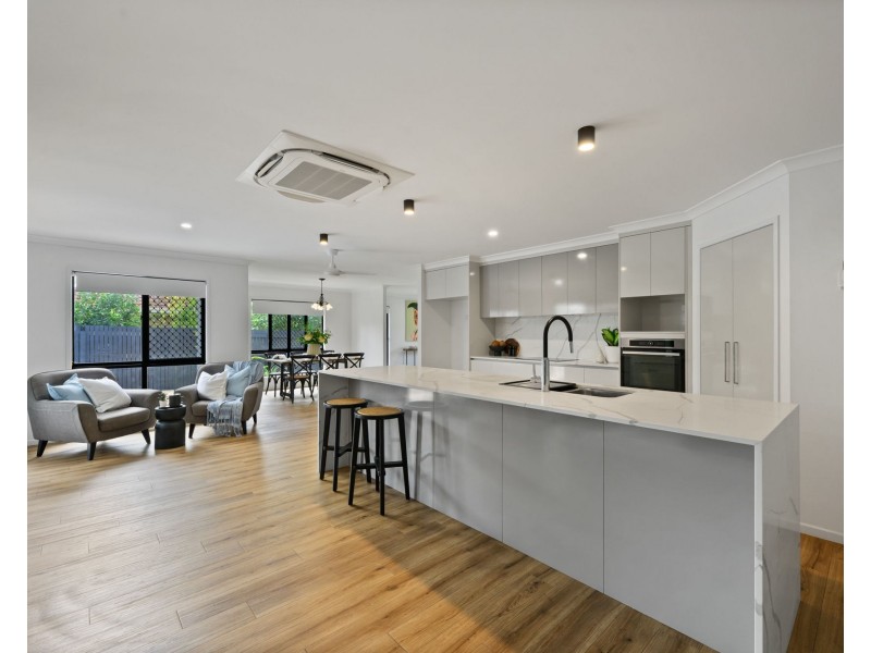 11 Royal Boulevard, Glenella QLD 4740