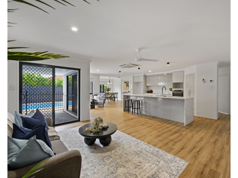 11 Royal Boulevard, Glenella QLD 4740