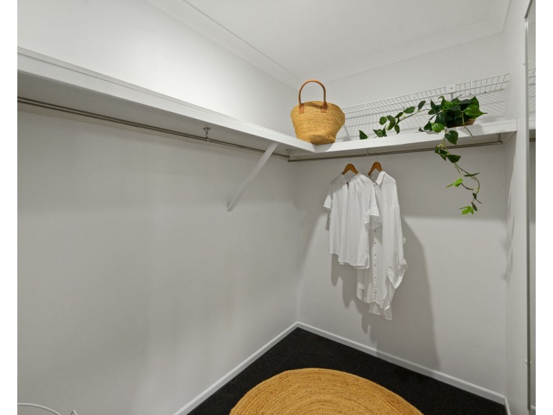 11 Royal Boulevard, Glenella QLD 4740