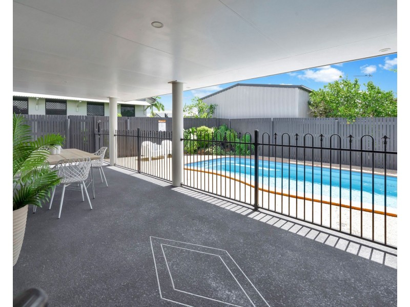 11 Royal Boulevard, Glenella QLD 4740