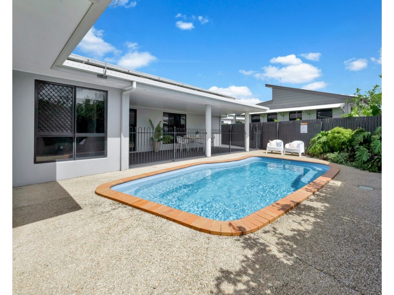 11 Royal Boulevard, Glenella QLD 4740