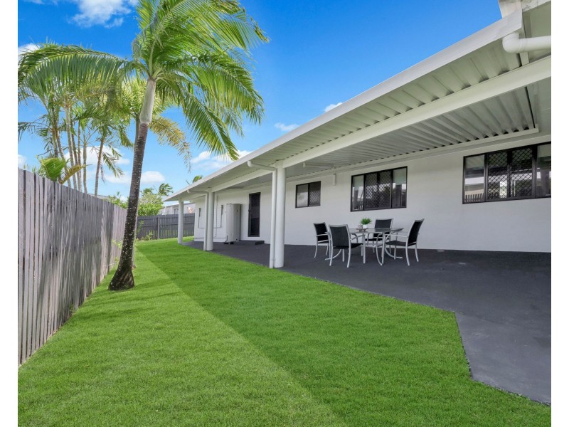 11 Royal Boulevard, Glenella QLD 4740