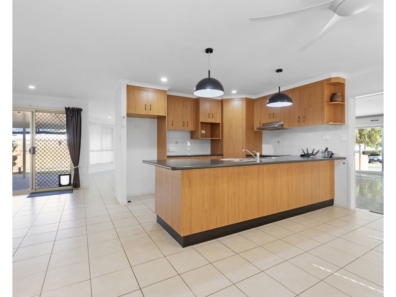 5 Kinghorn Street, Eimeo QLD 4740