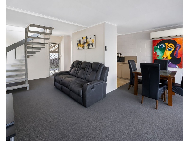 1/8 East Gordon Street, Mackay QLD 4740