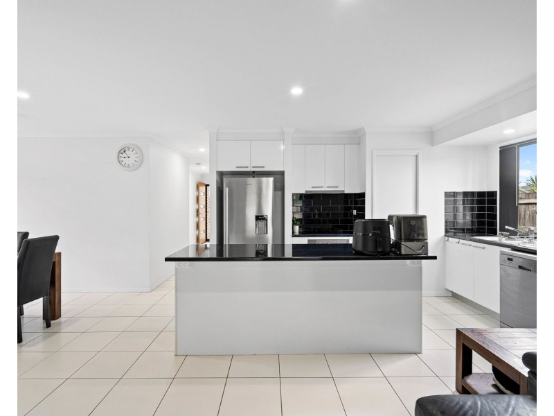 35 Bellavista Circuit, Beaconsfield QLD 4740