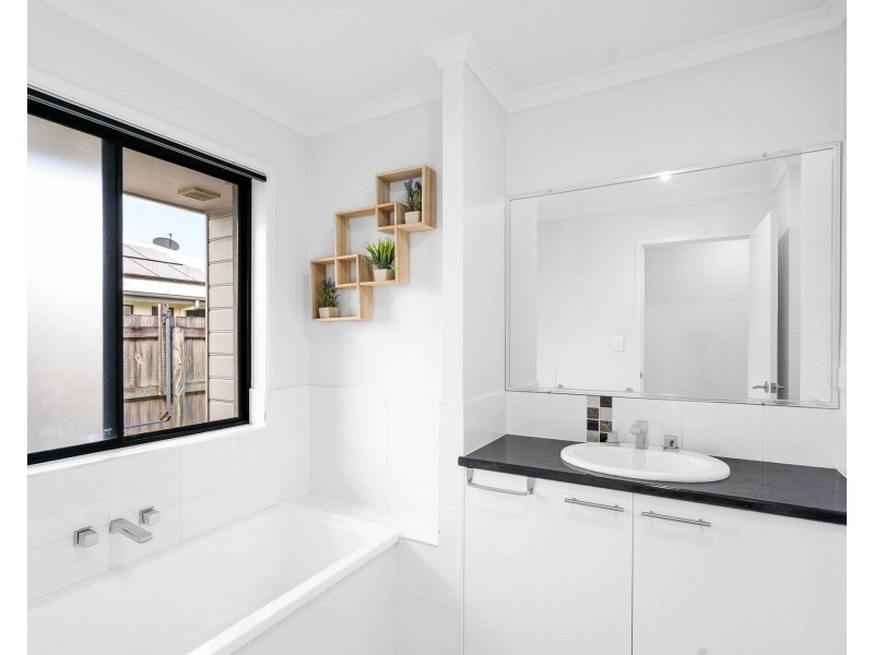 35 Bellavista Circuit, Beaconsfield QLD 4740