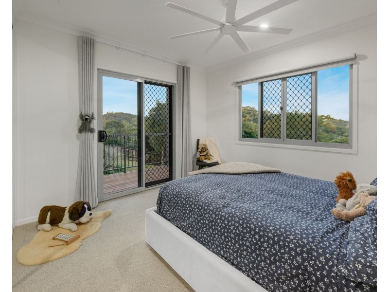 4 Bayview Drive, Habana QLD 4740
