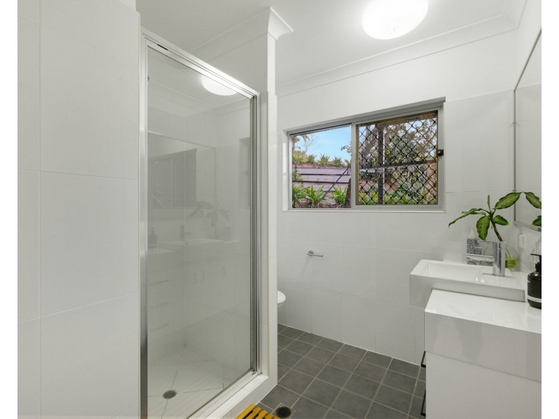 4 Bayview Drive, Habana QLD 4740