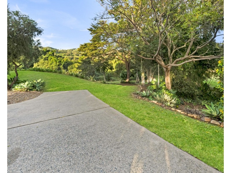 4 Bayview Drive, Habana QLD 4740
