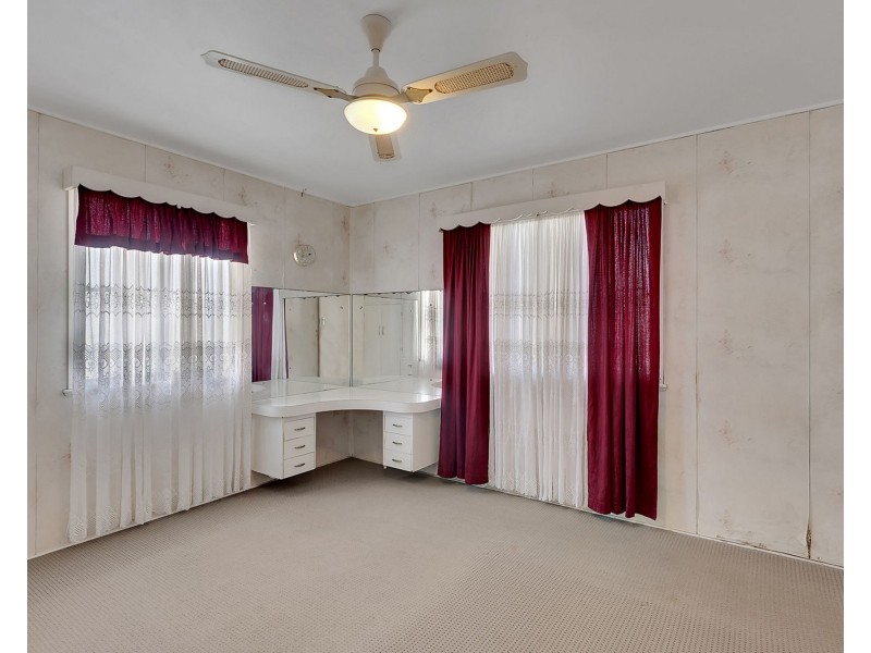 4 Mengel Street, South Mackay QLD 4740