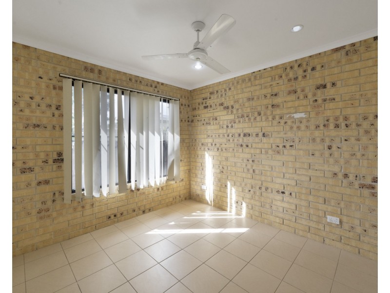 4/9 Maud Street, Mirani QLD 4754