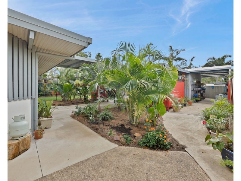 4 Saint Bees Avenue, Bucasia QLD 4750