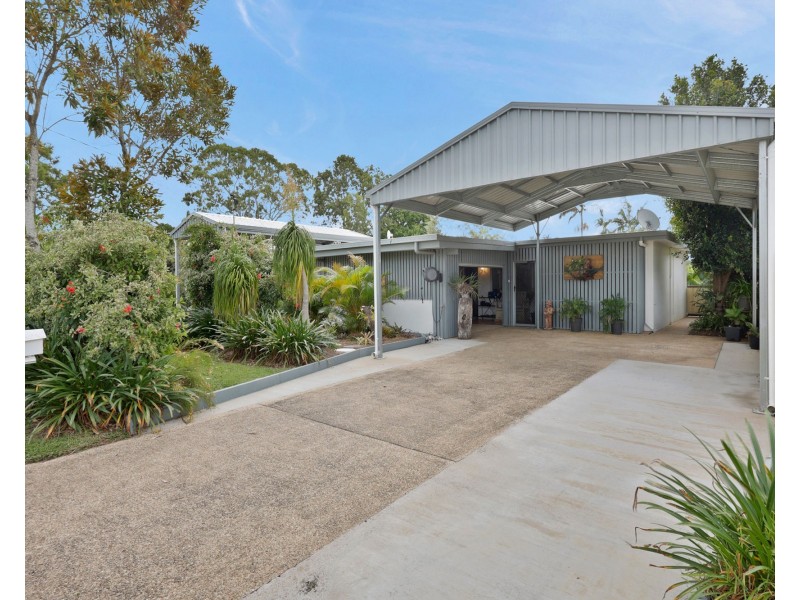 4 Saint Bees Avenue, Bucasia QLD 4750
