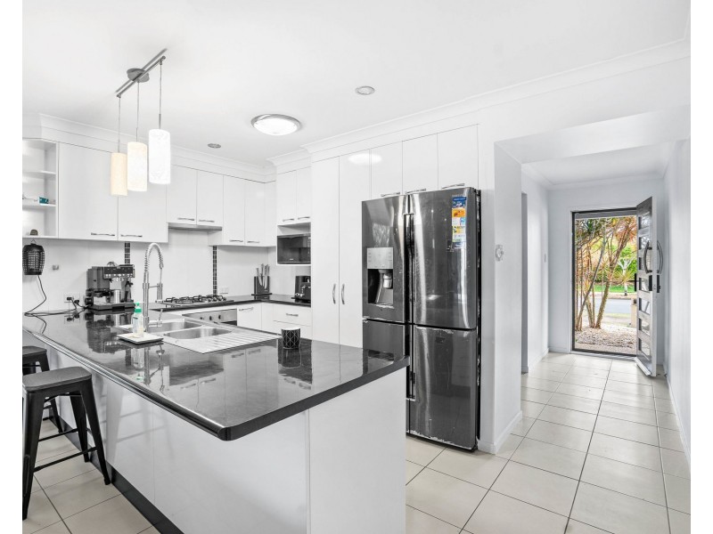 34 Montgomery Street, Rural View QLD 4740