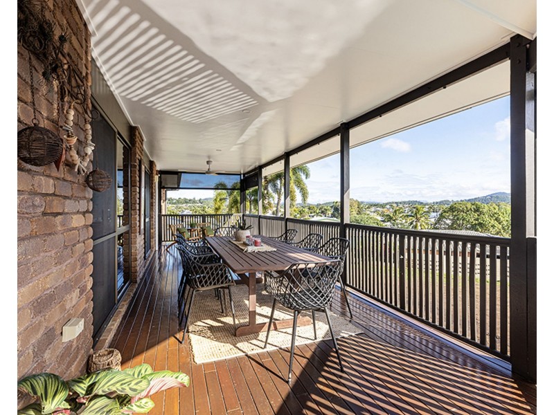 17 Grevillea Drive, Glenella QLD 4740