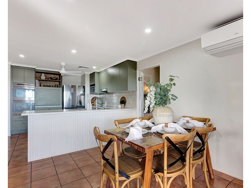 17 Grevillea Drive, Glenella QLD 4740