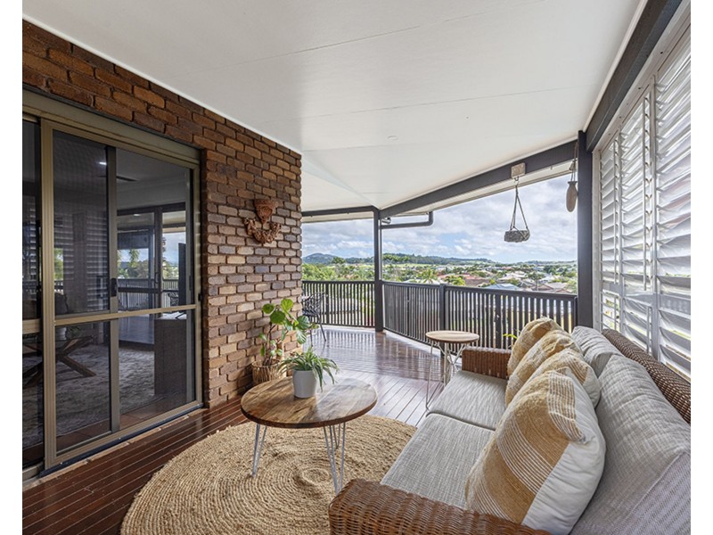 17 Grevillea Drive, Glenella QLD 4740