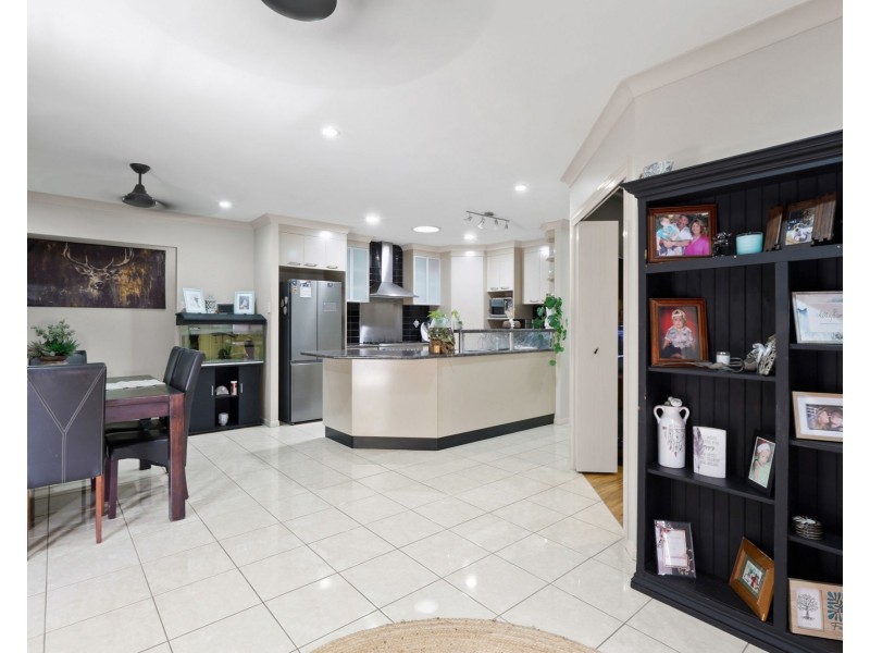 27 Reef Drive, Sarina QLD 4737