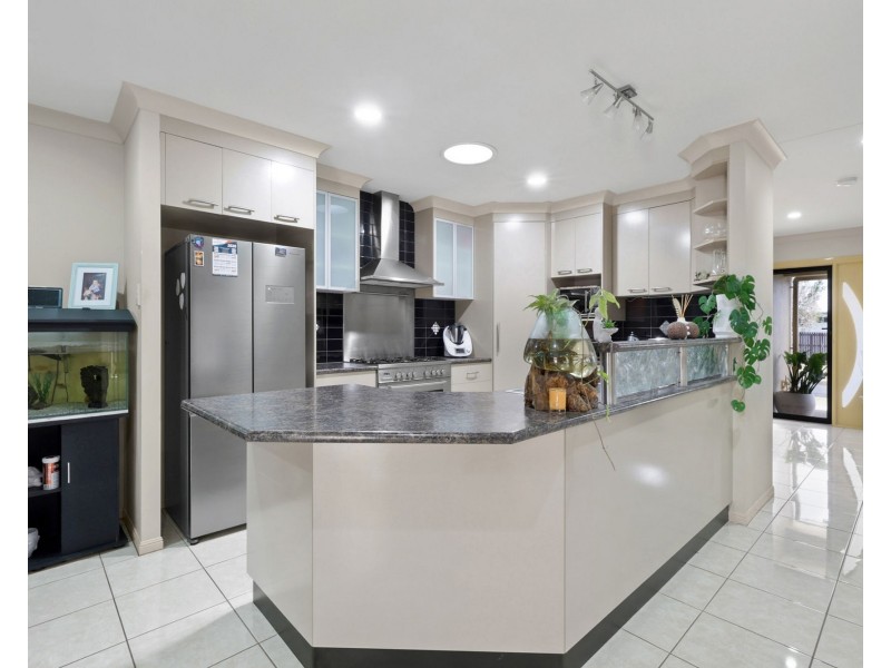 27 Reef Drive, Sarina QLD 4737