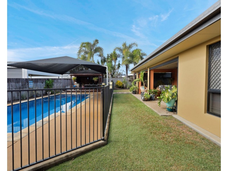 27 Reef Drive, Sarina QLD 4737