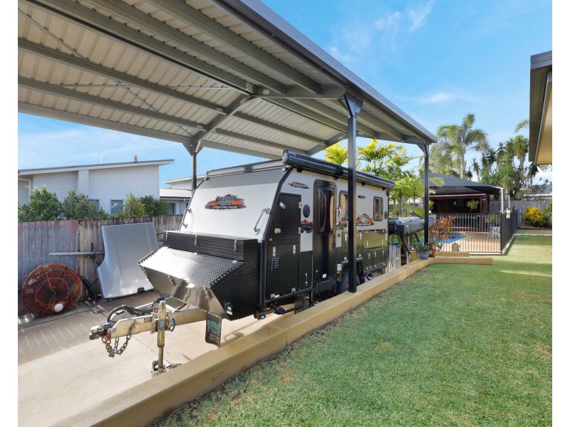 27 Reef Drive, Sarina QLD 4737