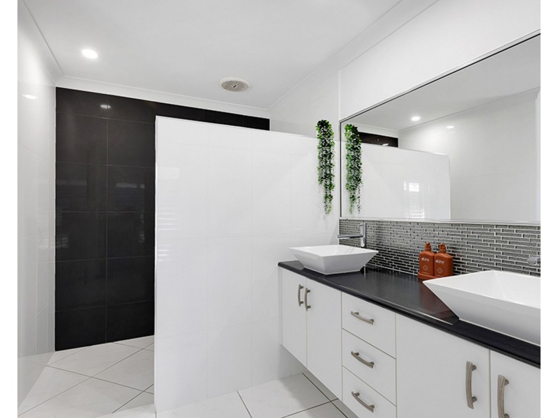 15 Eros Court, Ooralea QLD 4740