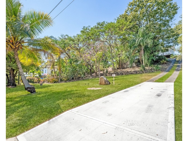 64 Mango Avenue, Eimeo QLD 4740