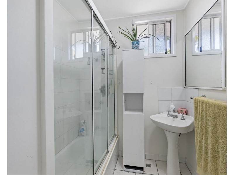 64 Mango Avenue, Eimeo QLD 4740