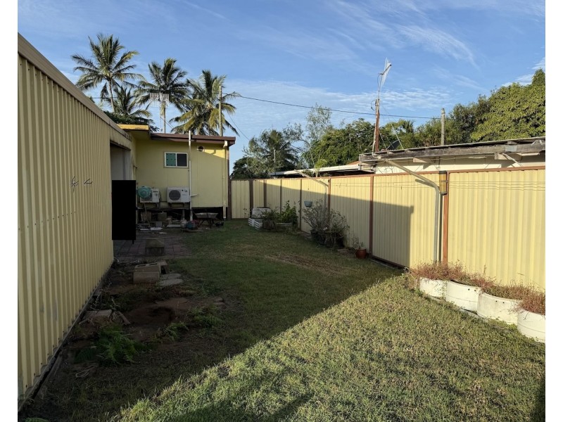 122 The Esplande, Grasstree Beach QLD 4740